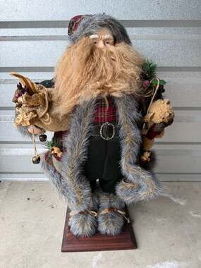 Snowshoe Forest Santa Claus Christmas Decoration